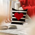thumbnail image 2 of Funda de cojín con diseño de corazón, 45 x 45 cm, ideal para San Valentín o Día de la Madre., 2 of 5