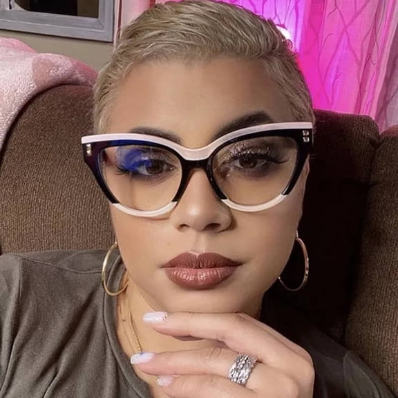 Stylish Women's Black Cat Eye Glasses - Fashionable Eyewear for Women