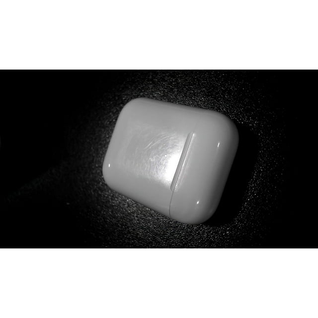 Apple AirPods with Wireless Charging Case (2nd Generation)(Used