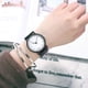 thumbnail image 3 of Reloj de estilo popular para mujer, estilo coreano, sencillo, deportivo, informal, de moda, estilo universitario retro, atmosférico, para parejas, 3 of 5