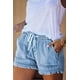 thumbnail image 3 of Pantalones cortos ligeros para mujer, informales, holgados, a la moda, con cordón en la cintura, cómodos, azul claro, 2XL TUNC Sencillez, 3 of 5