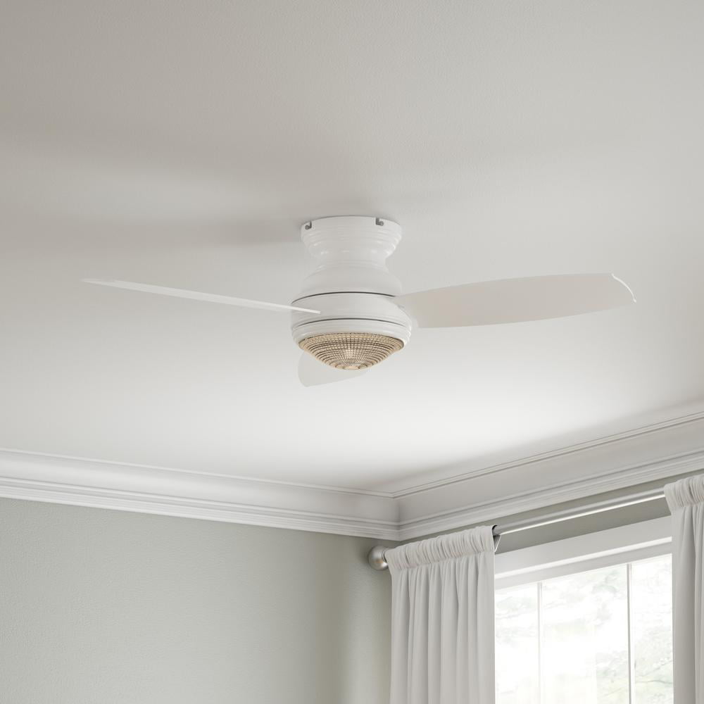 Indoor White Ceiling Fan w Light Kit Hampton Bay Sovana 44 in 