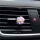 thumbnail image 3 of Juego de 3 adorables clips de margaritas para coche, accesorios de ventilación de coche con flores glamorosas, adorables interiores de coche, decoraciones de coche, regalos para niñas y mujeres, 3 of 3