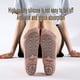 thumbnail image 3 of Calcetines de yoga gruesos profesionales para mujer, con agarres y correas antideslizantes, ideales para pilates, ballet, danza y entrenamiento descalzo, 3 of 6