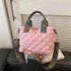 thumbnail image 1 of Bolso de mano con cinturón ancho para mujer, bolsa de hombro de algodón espacial con rombos, gran capacidad, combina con todo, para compras, Otoño e Invierno, 1 of 5