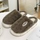 thumbnail image 1 of QYCKABY Zapatillas de algodón de felpa cálidas de invierno para mujer, suela gruesa, calzado de interior para el hogar, diseño de moda, suaves y elegantes, pantuflas de piel para exteriores, 1 of 5