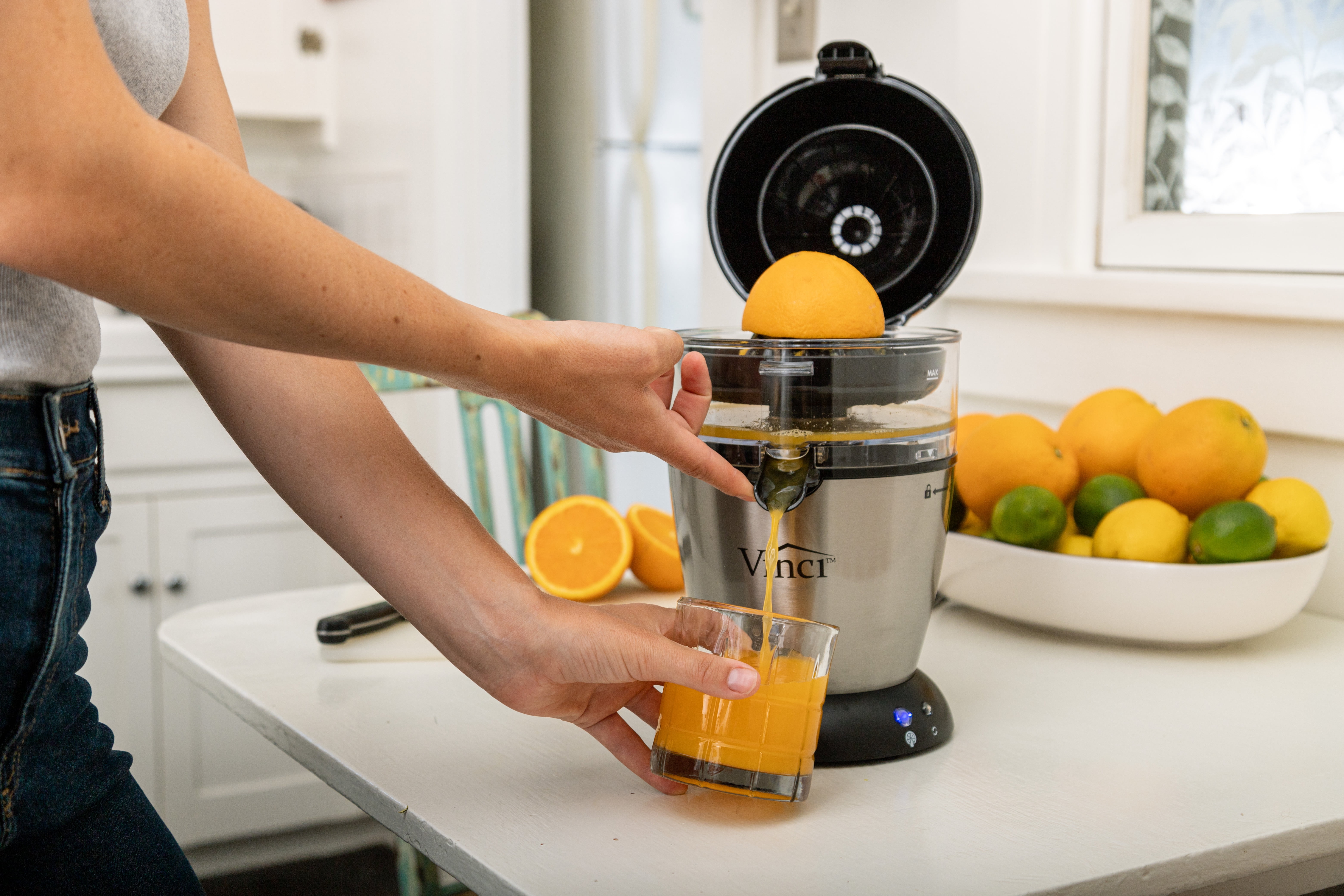 VINCI Hands-Free Patented Electric Citrus Juicer 1-Button, Stainless Steel/Black | 1-Button Easy Press Lemon Lime Orange Grapefruit Juice Squeezer