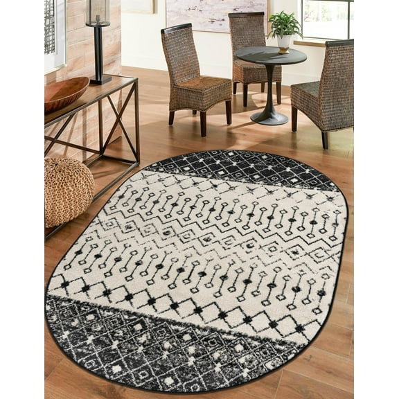 Unique Loom Tribal Trellis Collection Area Rug - Alami (4' 1" x 6' 1" Oval Black and White)