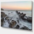 thumbnail image 2 of Rocky Beach avec Eaux Blanches, 2 of 3