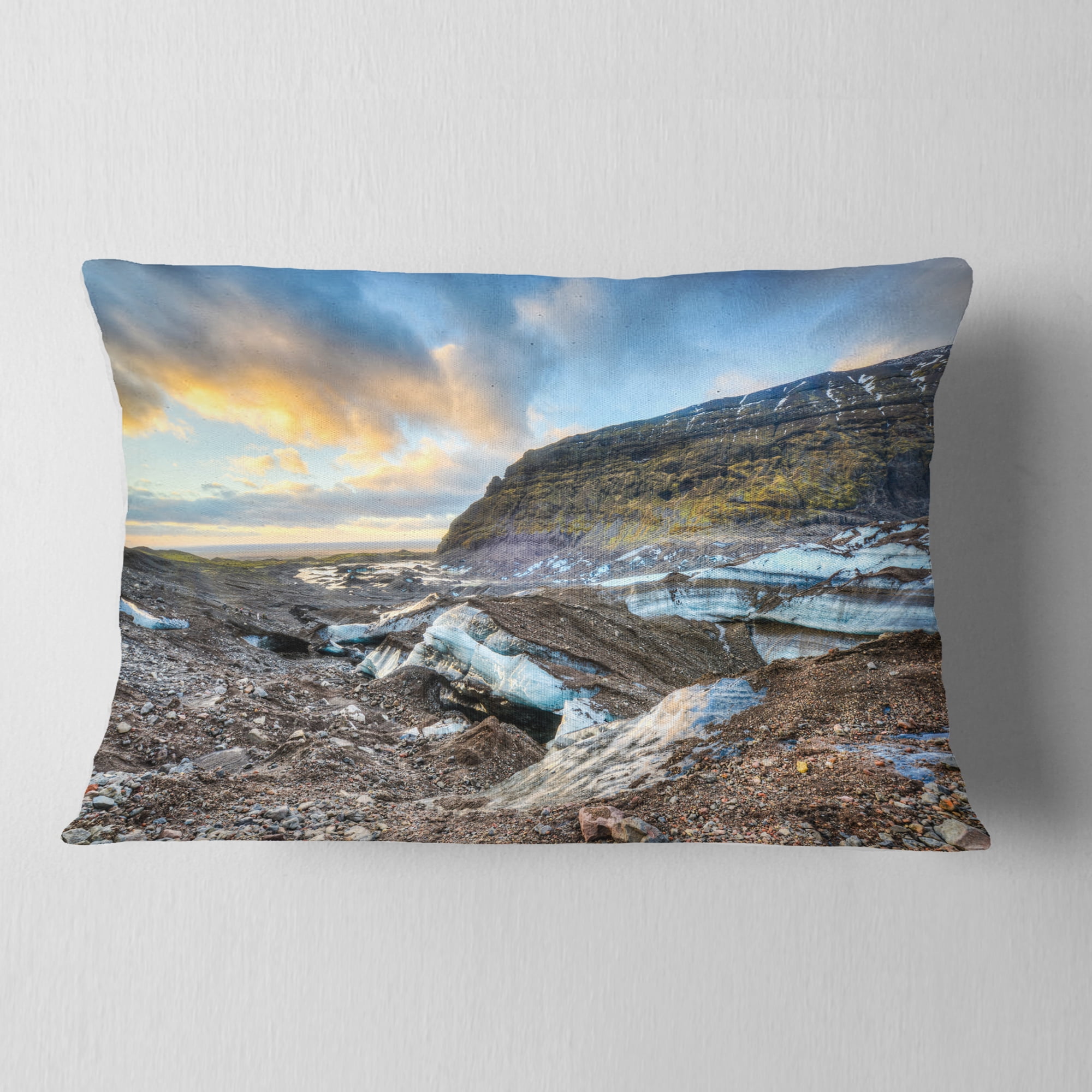 Designart Vatnajokull Glacier Trail Iceland - Seashore Throw Pillow - 12x20