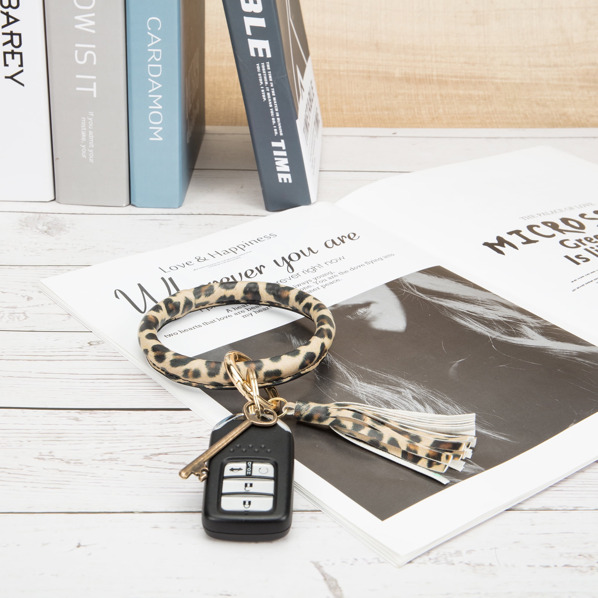 FIVWIN Silicone Keychain Bracelet for Women Beaded Keyring Wristlet House Car  Keys Ring Holder with Gift Box - Yahoo Shopping