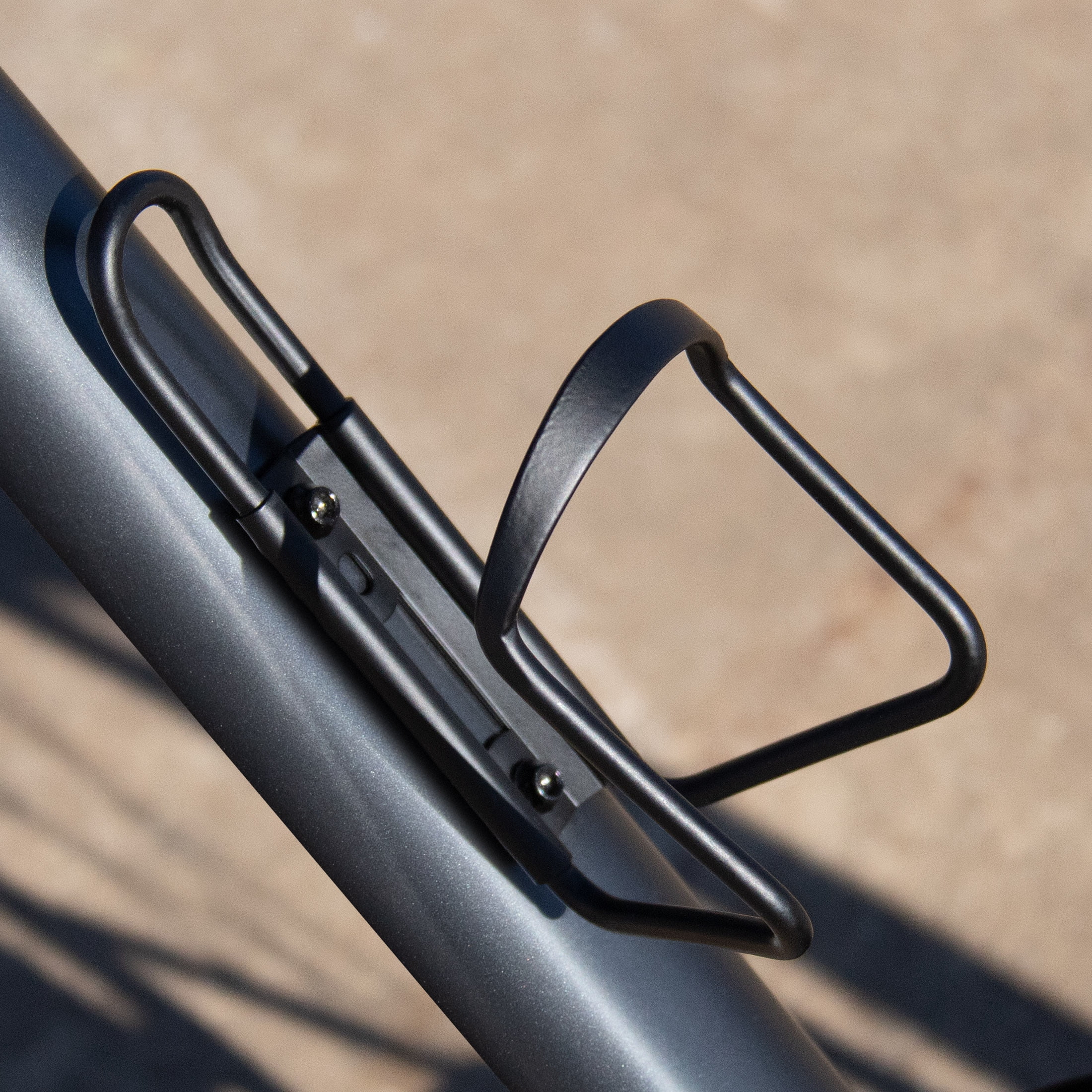 Bike Shop Essential Metal Water Bottle Cage, Black