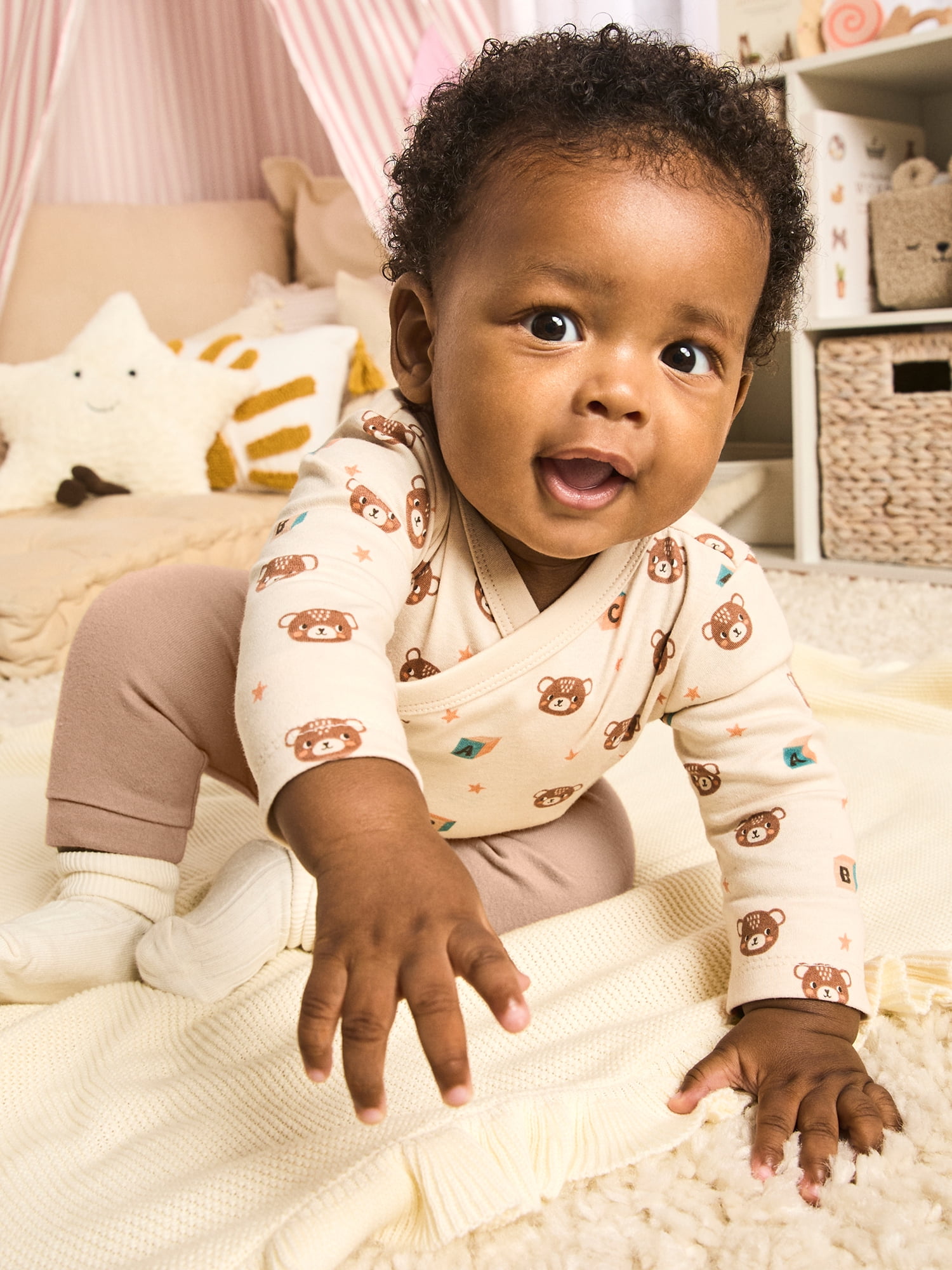 Garanimals Newborn & Baby 100% Cotton Newborn Essentials Set, Sizes Newborn–9M, 5-Piece