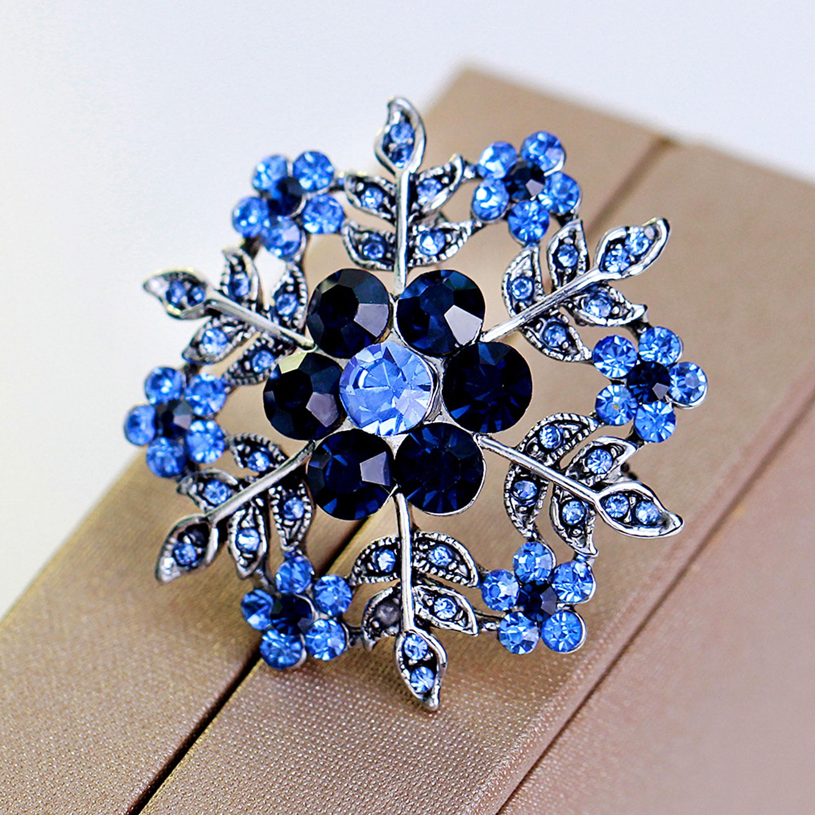 Trendy Snowflake Elagant Multicolor For Women Brooch Pin Broach Breastpin Shiny Rhinetone Jewellry
