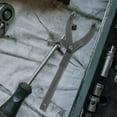 thumbnail image 1 of UPGRATOR Llave Ajustable Para Volante De Motocicleta Herramienta Resistente Y Compacta Color Gris, 1 of 8
