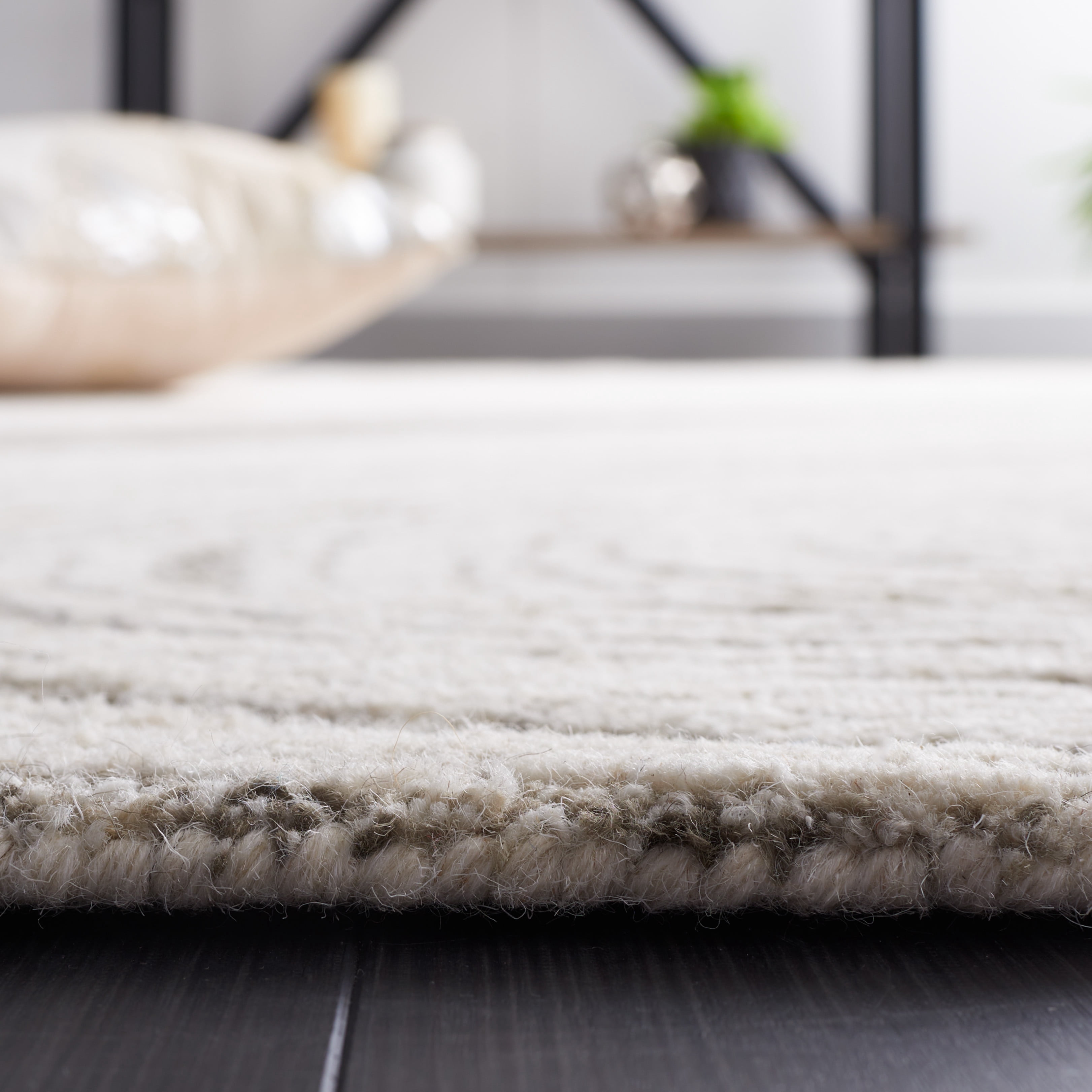 SAFAVIEH Abstract Lidija Abstract Wool Area Rug, Charcoal/Ivory, 4' x 4' Round