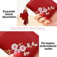 thumbnail image 3 of Cartera corta estilo estudiante para niña con bordado de cuero PU y flores color rojo, 3 of 5