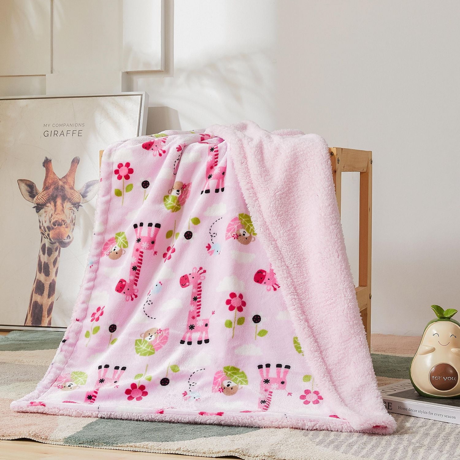 Couverture réversible en flanelle polaire Sherpa pour enfants, motif girafe et singe avec base rose, 76 x 101 cm, motif brun, vert et rose