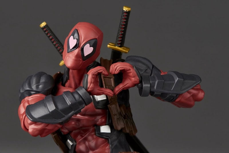 Revoltech Amazing Yamaguchi Deadpool Ver. 2.5 Action Figure