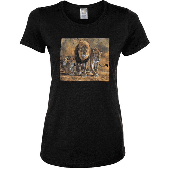 Distressed African Lion Family Desert Animal Lover Womens Graphic T-Shirt