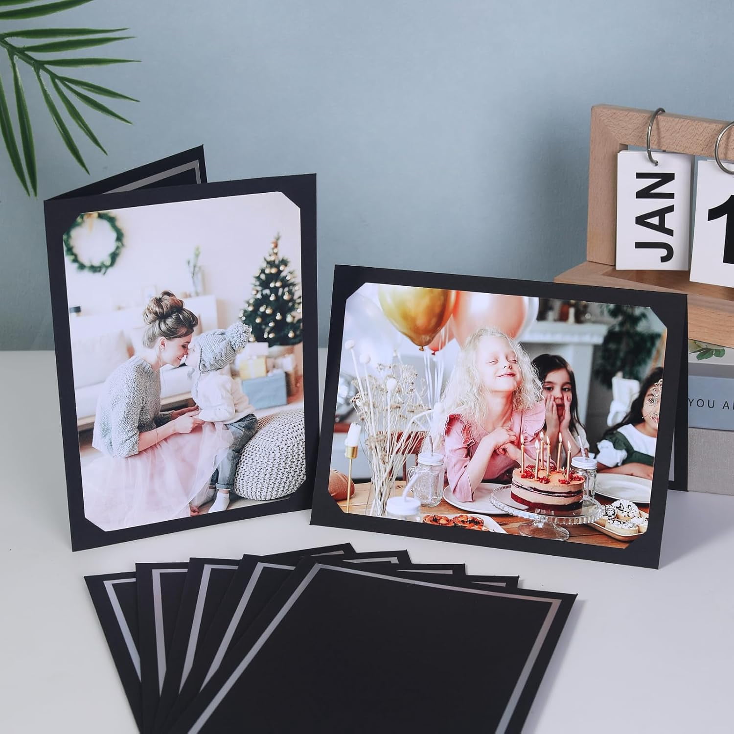 50 photo album for 46 or 57 photos, paper photo frame, cardboard greeting card frame, suitable for Mother's Day, Christmas, New Year, weddings, birthdays, classroom (Black with silver foil)