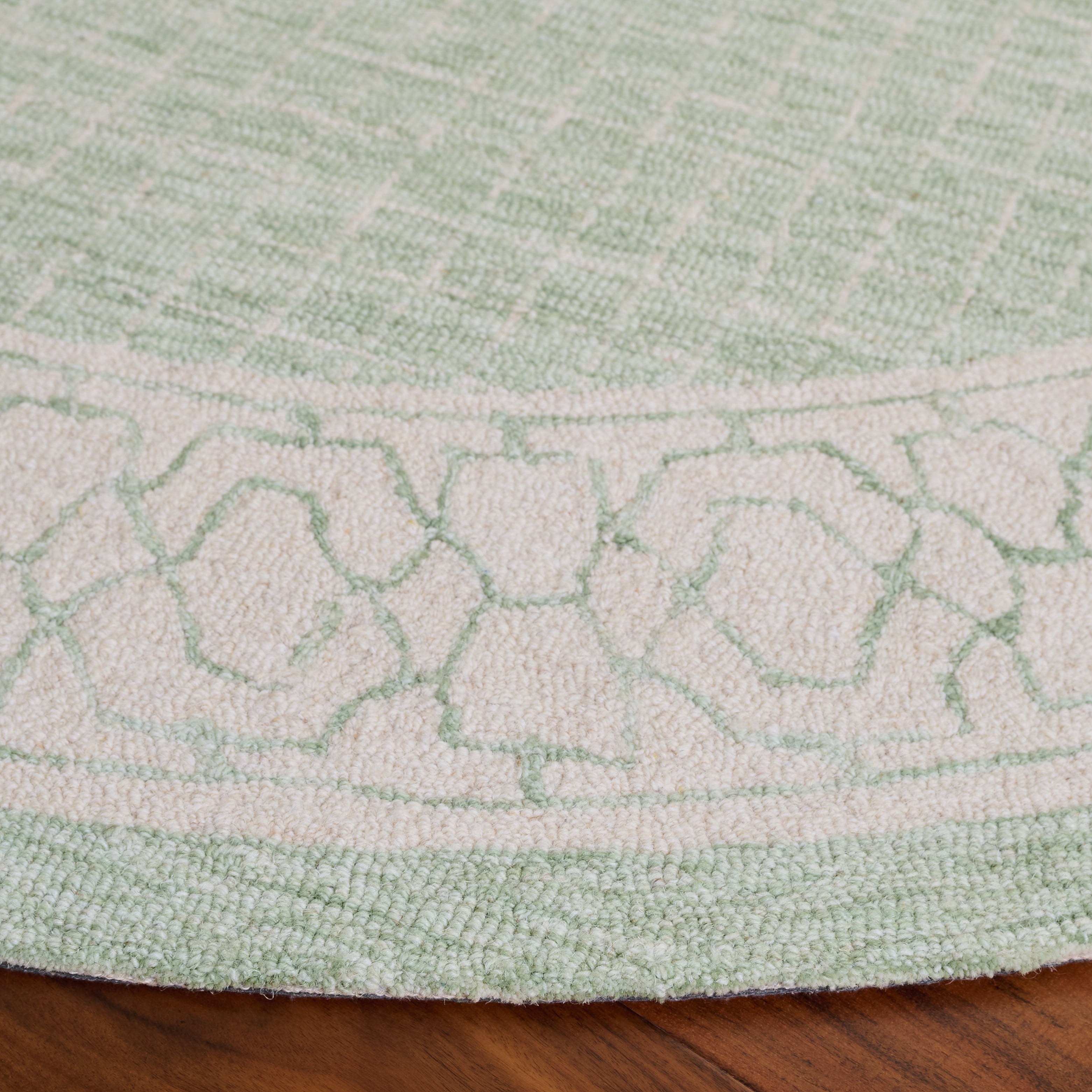 Safavieh Ebony Goddard Bordered Area Rug, Green/Ivory, 6' x 6' Round