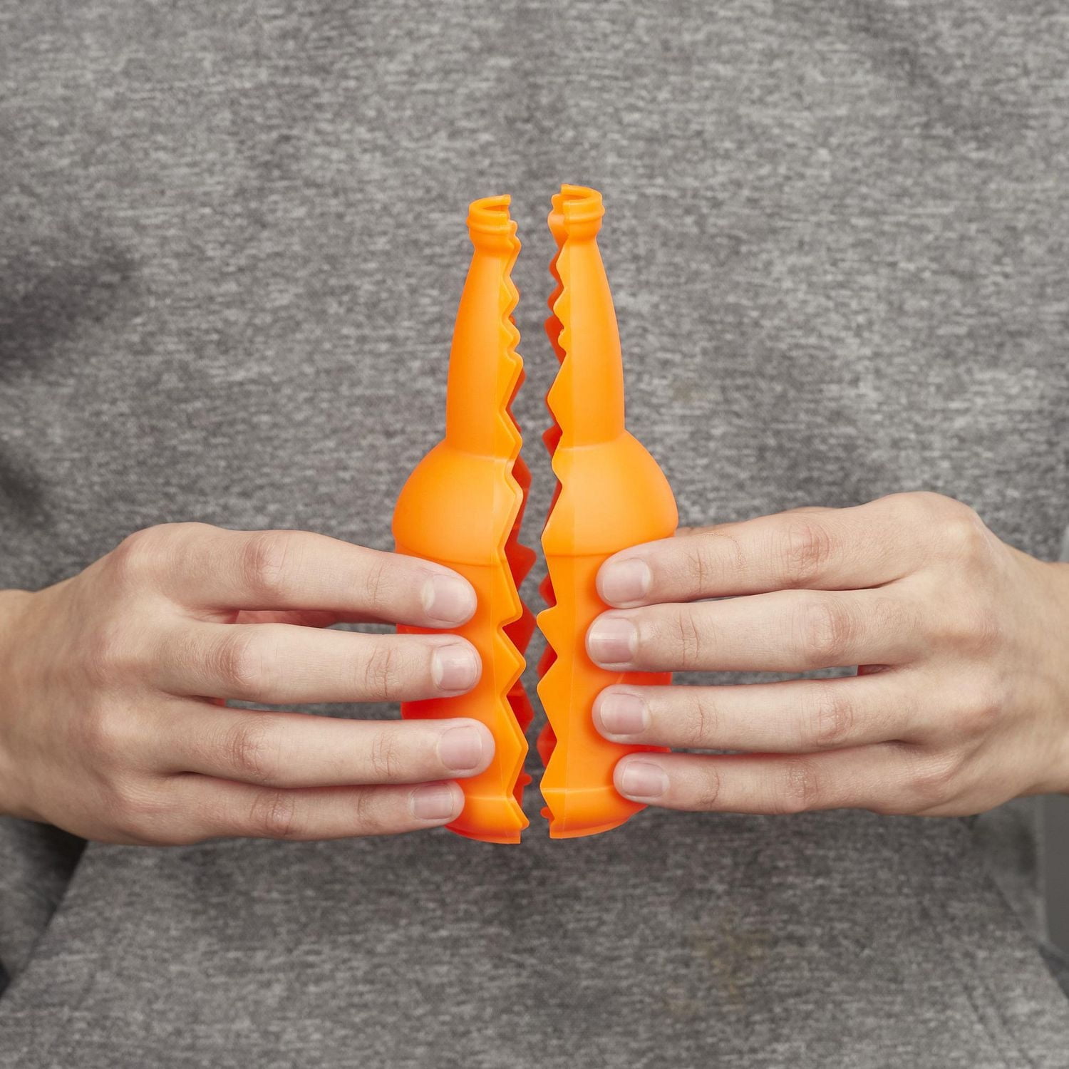 Ensemble de cibles pour 2 de 18 pièces Fang QS-4 Nerf Alpha Strike, incluant 2 blasters jouets, 4 demi-cibles et 12 fléchettes Nerf Elite officielles