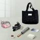 thumbnail image 5 of Bolso de Hombro de Gran Capacidad, Bolso de Viaje, Bolso de Hombro Versátil Que Puede Contener Una Variedad de Artículos Pequeños para Facilitar El Viaje., 5 of 6