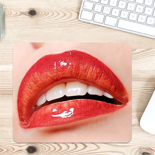 Daisyyozoid Wholesale Tapis de Souris Aguichant Lèvres Rouges Charmant Femme Dame Bouche Tapis de Souris Décoratif Déco Maison pour Ordinateurs Portable Bureau 7.9X9.5 Pouces