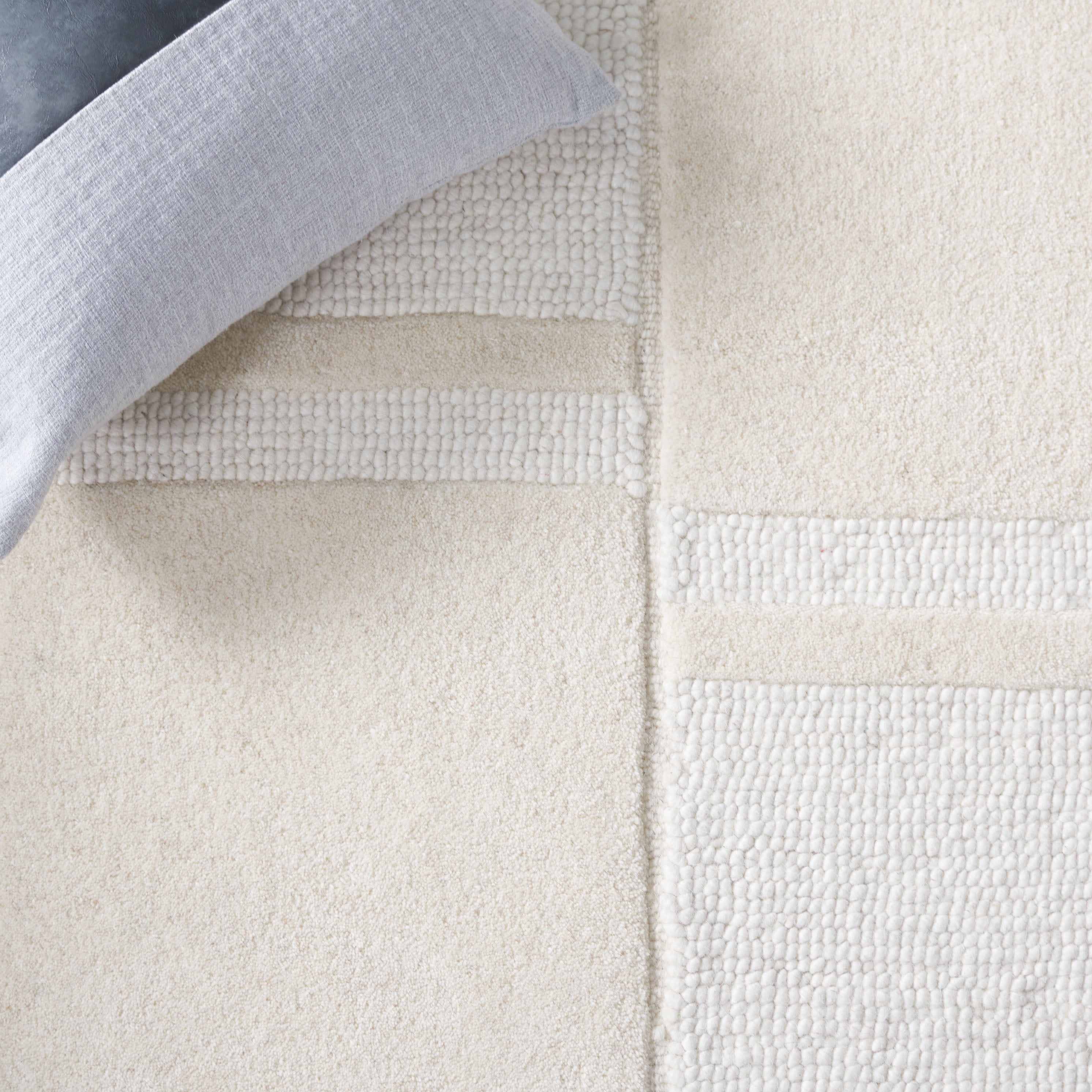 SAFAVIEH Manhattan Marvin Geometric Area Rug, Ivory/Beige, 6' x 9'