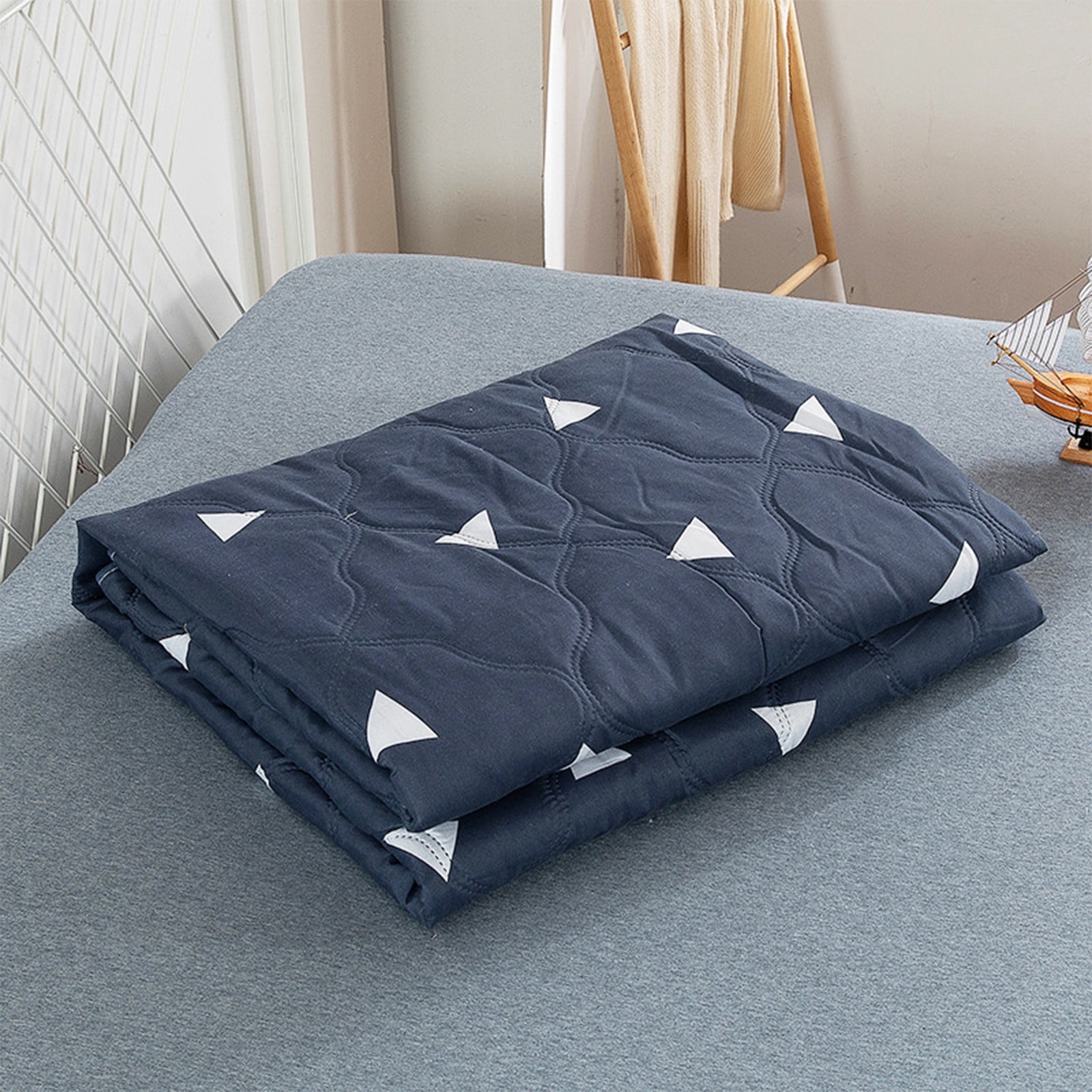 Qocolhg Quilt Twin/Queen Size - Summer Conditioning Quilt, Oversized Bedding Soft Coverlet Quilts Queen Size, Machine Washable Lightweight Cotton Quilt for All Season (Dark Blue)