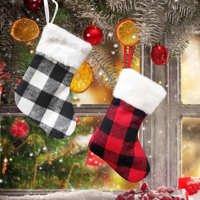 Veeogra Grande Vente, Bas de Noël, Ornements de Noël Rouges, 24 Pcs Chaussettes de Noël Pendentif Sac Cadeau Décoration de Noël Fournitures Noir et Rouge Petites Chaussettes de Noël, Décorations de Noël