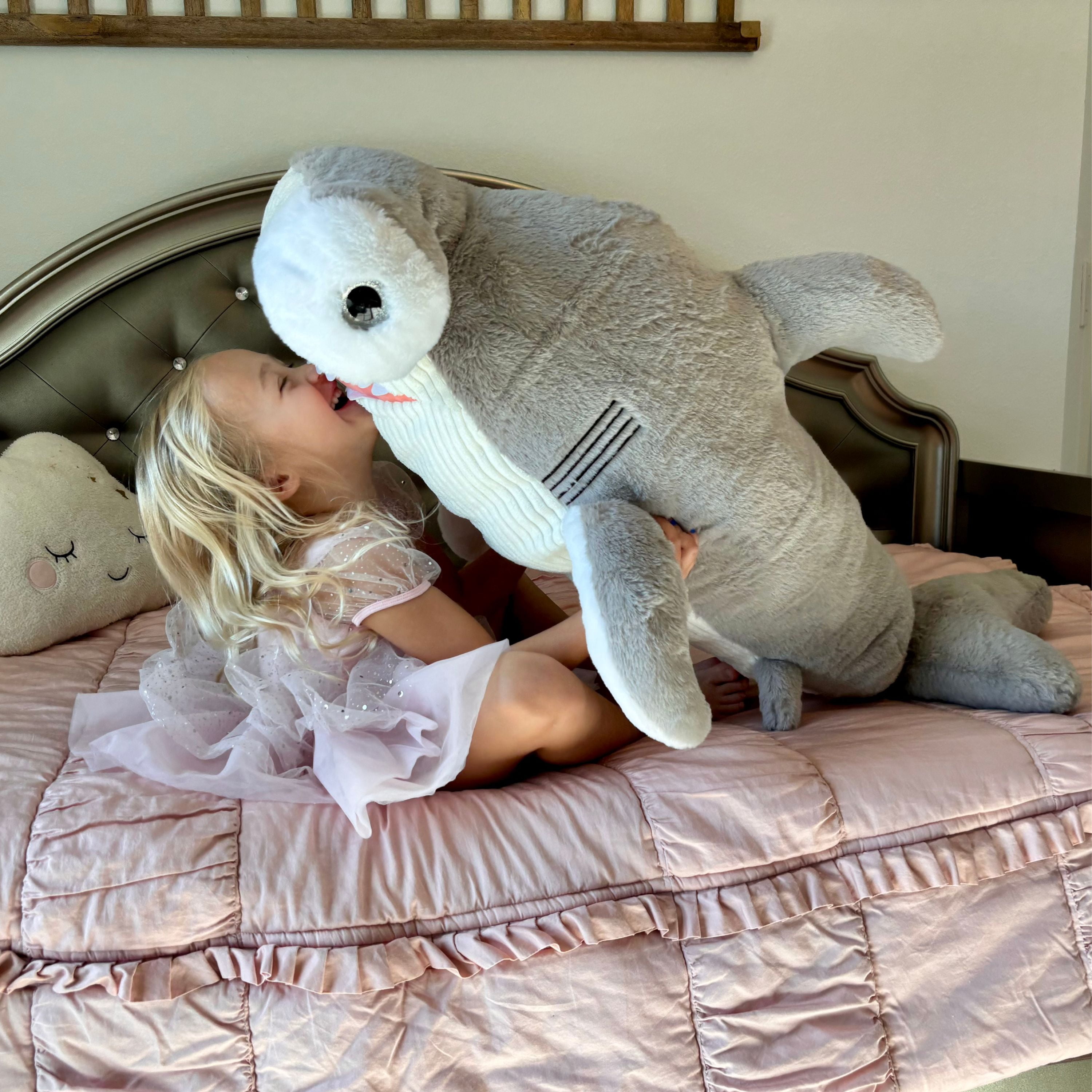 MaoGoLan 43'' Hammerhead Shark Stuffed Animal Giant Shark Pillow Plush Toy