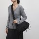 thumbnail image 3 of Bolso Acolchado Con Lazo para Mujer Mano Acolchada Ligera Suave Al Aire Libre, 3 of 9