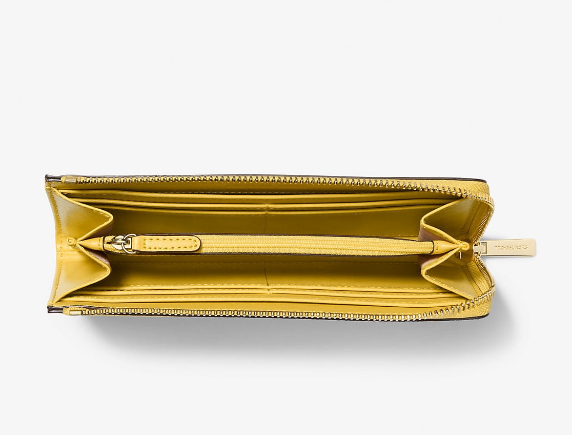 Michael Kors Jet Set Travel Large Logo Quarter-Zip Wallet, Daisy