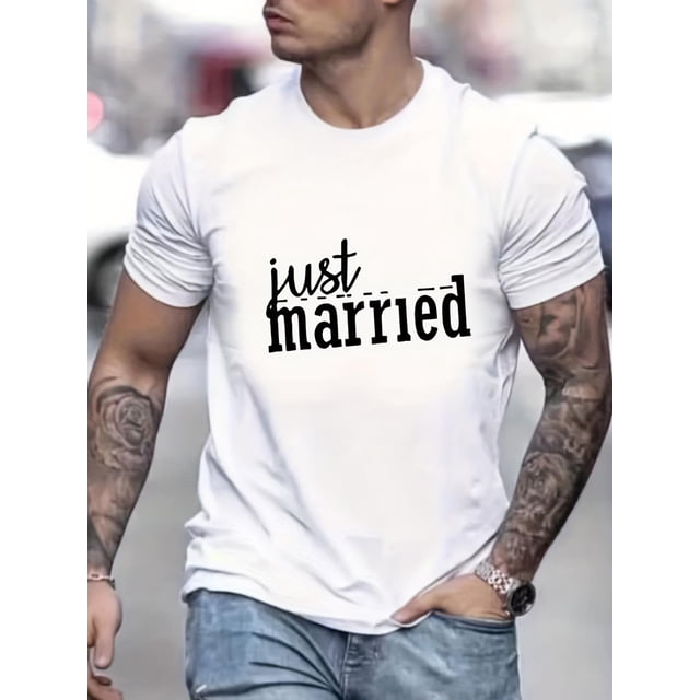 Playera Hombre The Label"Just Married"" Men's Graphic T-Shirt - Comfortable and Stylish for Summer and Beyond" Tee For Adult, Men, Women, Teen, Teenager, Adolescent, YouthFather's Day, Mother's Day