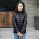 thumbnail image 2 of Chaqueta de plumón ligera de otoño e invierno para mujer, abrigo corto de plumón de pato blanco con cuello alto para mujer, 2 of 4