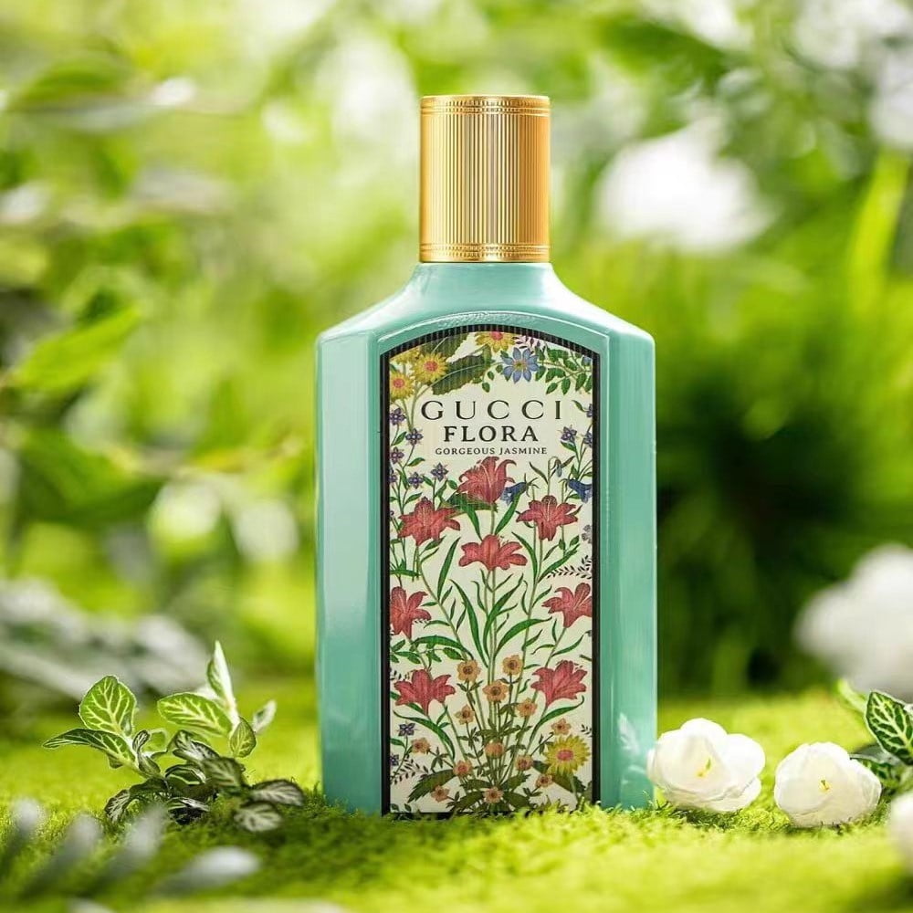 佐伯さん　GUCCI FLORA Gorgeous Jasmine Flora Gorgeous Jasmine Eau de Parfum with Orange and