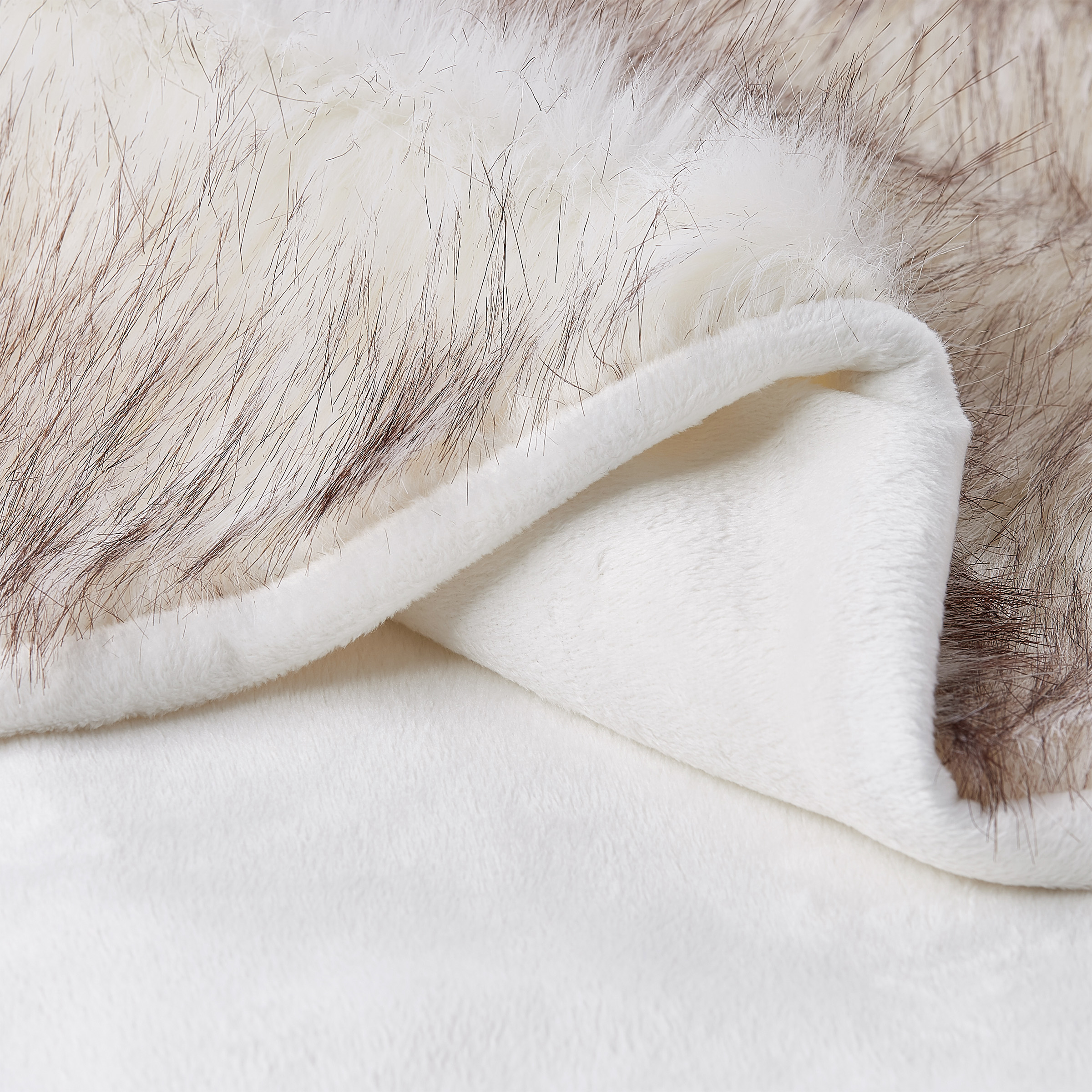 Somerset Home Luxurious Faux Fur Throw Blanket, Pearl White, Oversized Throw