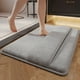 thumbnail image 4 of Alfombrilla de Baño Gruesa, Suave y Antideslizante, con Espuma Viscoelástica, Absorbente de Agua, Lavable a Máquina, 40 X 60 Cm, Color Gris, 4 of 7