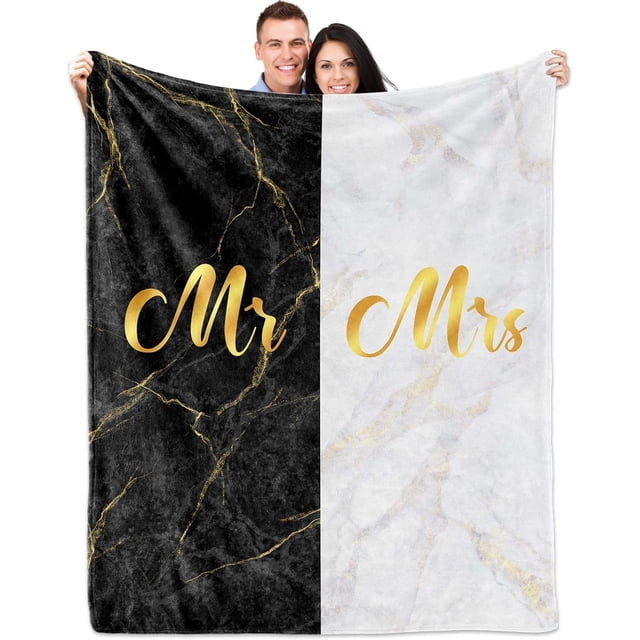 LHSHID Wedding Gifts for Newlywed Couple Mr and Mrs Honeymoon Throw Blanket Anniversary Romantic Gifts for Women Men Couples Gifts for Her Him Girlfriend Boyfriend Blankets for Couch Bedches 60x80in
