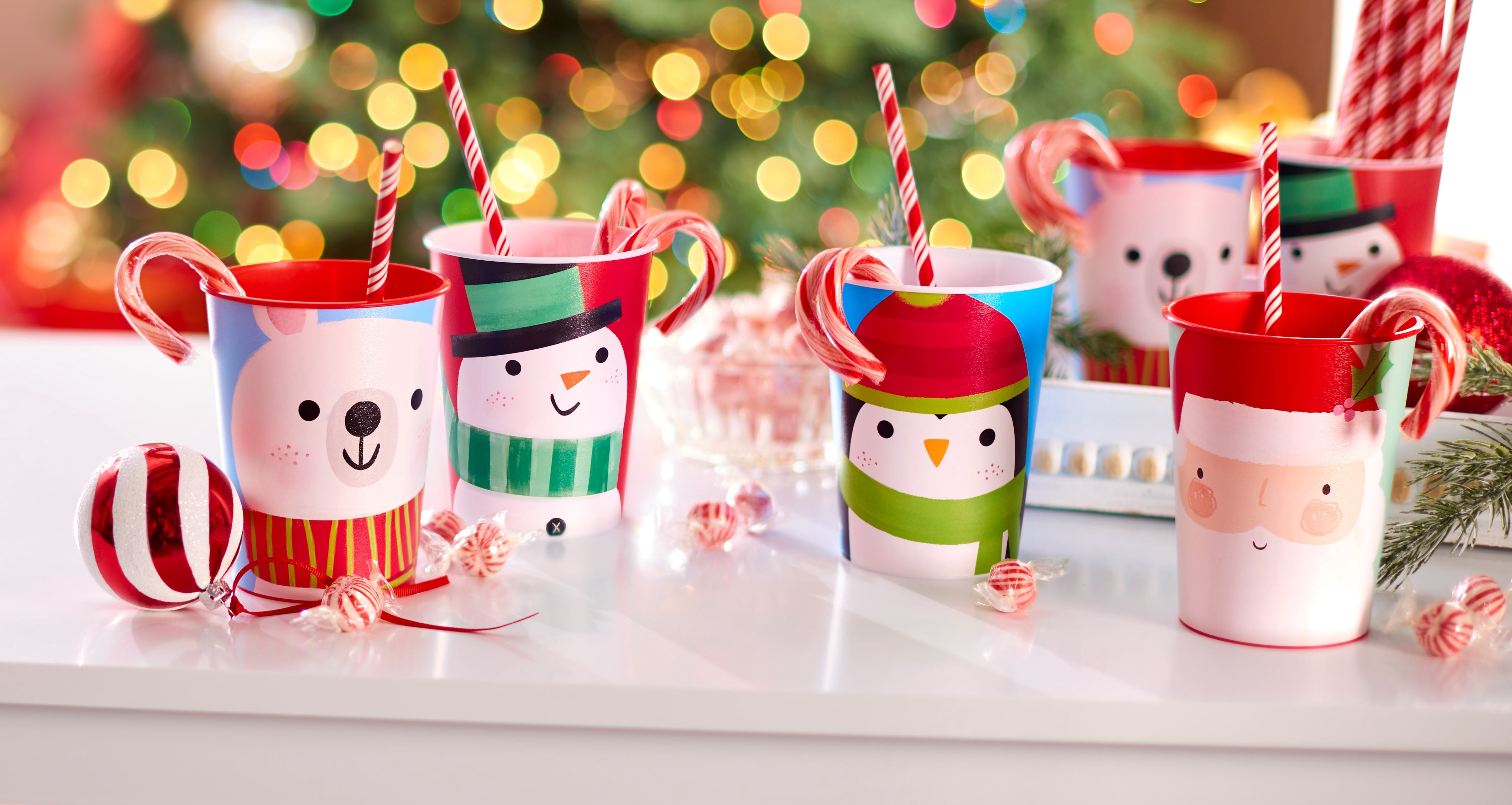 American Greetings Christmas Party Supplies, Polar Bear and Penguin 16 oz. Reusable Plastic Cups (8-Count)