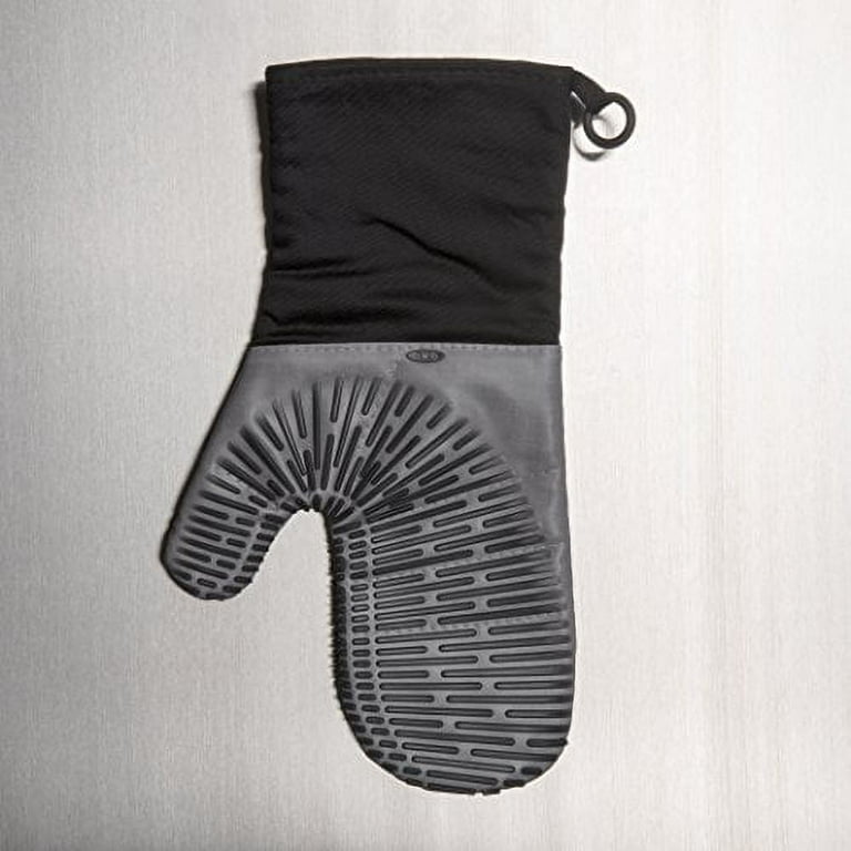 OXO Good Grips Silicone Oven Mitt with Magnet, Licorice Black - Bed Bath &  Beyond - 17185313