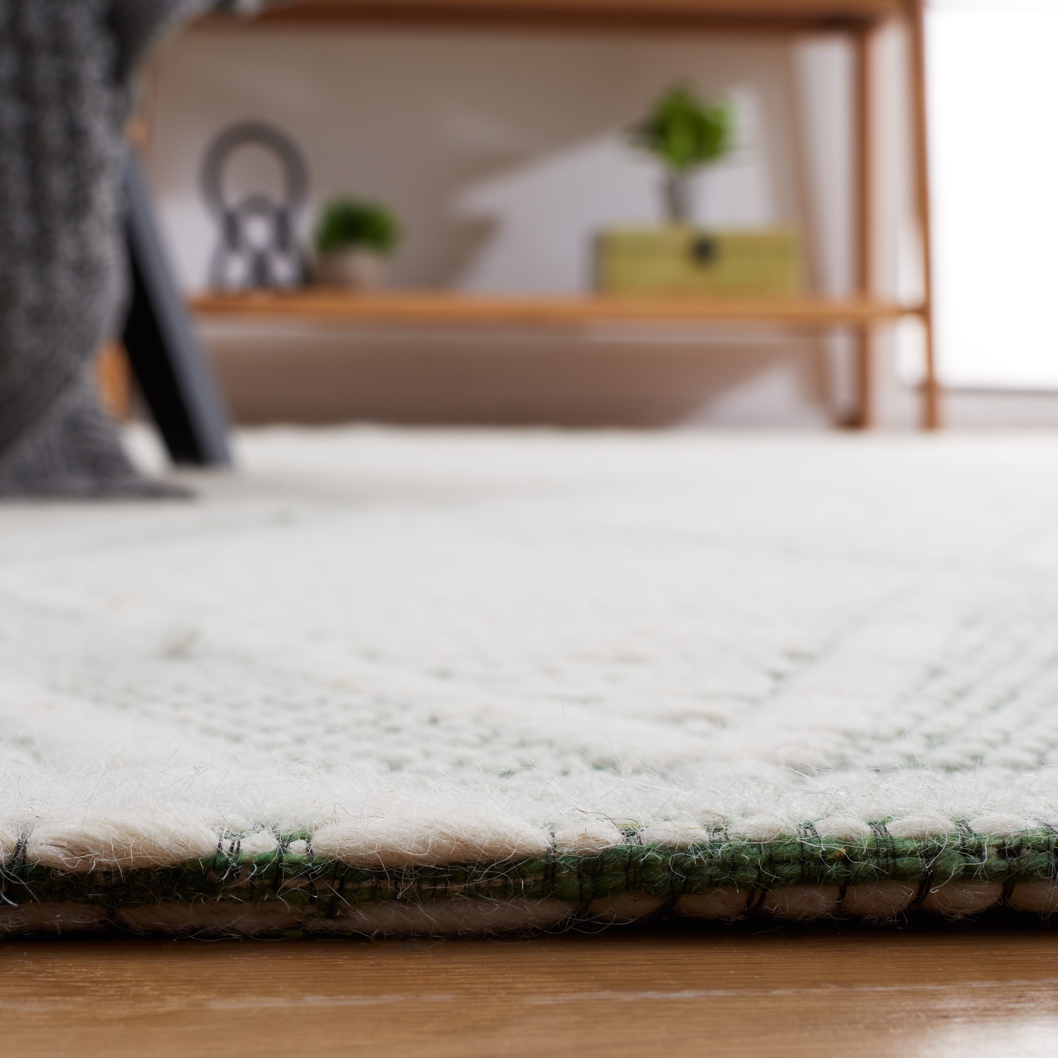 SAFAVIEH Marbella Asa Diamond Area Rug, Green/Ivory, 4' x 6'
