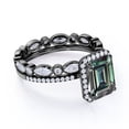 thumbnail image 3 of JeenMata Anillo de Bodas con Halo Enmarcado de 2 Quilates de Alejandrita Sintética de Corte Esmeralda y Moissanita Engastado con Banda de Bodas de Eternidad - Oro Negro de 18 K sobre Plata, 3 of 4
