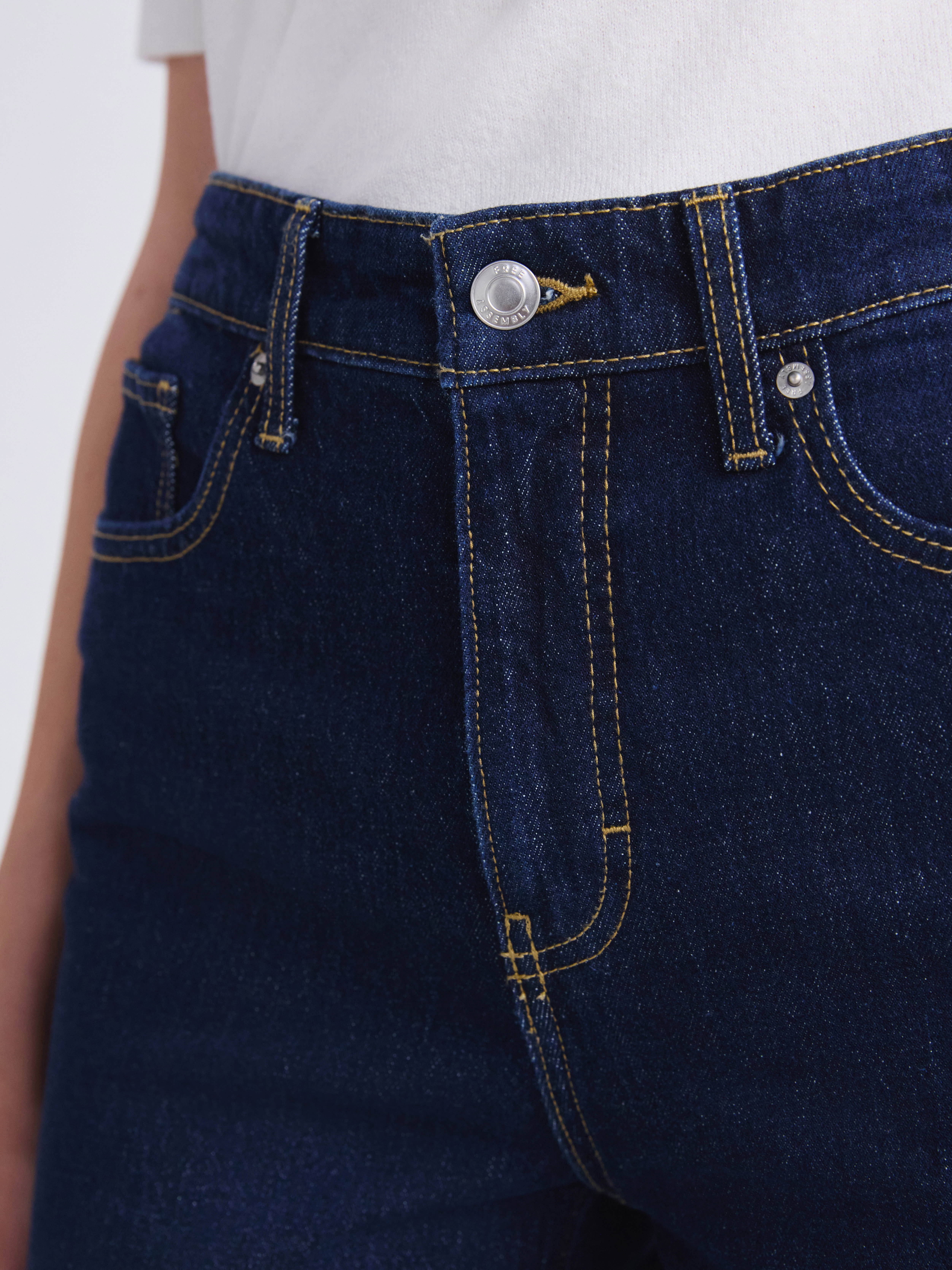 Free Assembly Women's and Women's Plus High Rise Straight Jeans, 30" Inseam, Sizes 0-26W