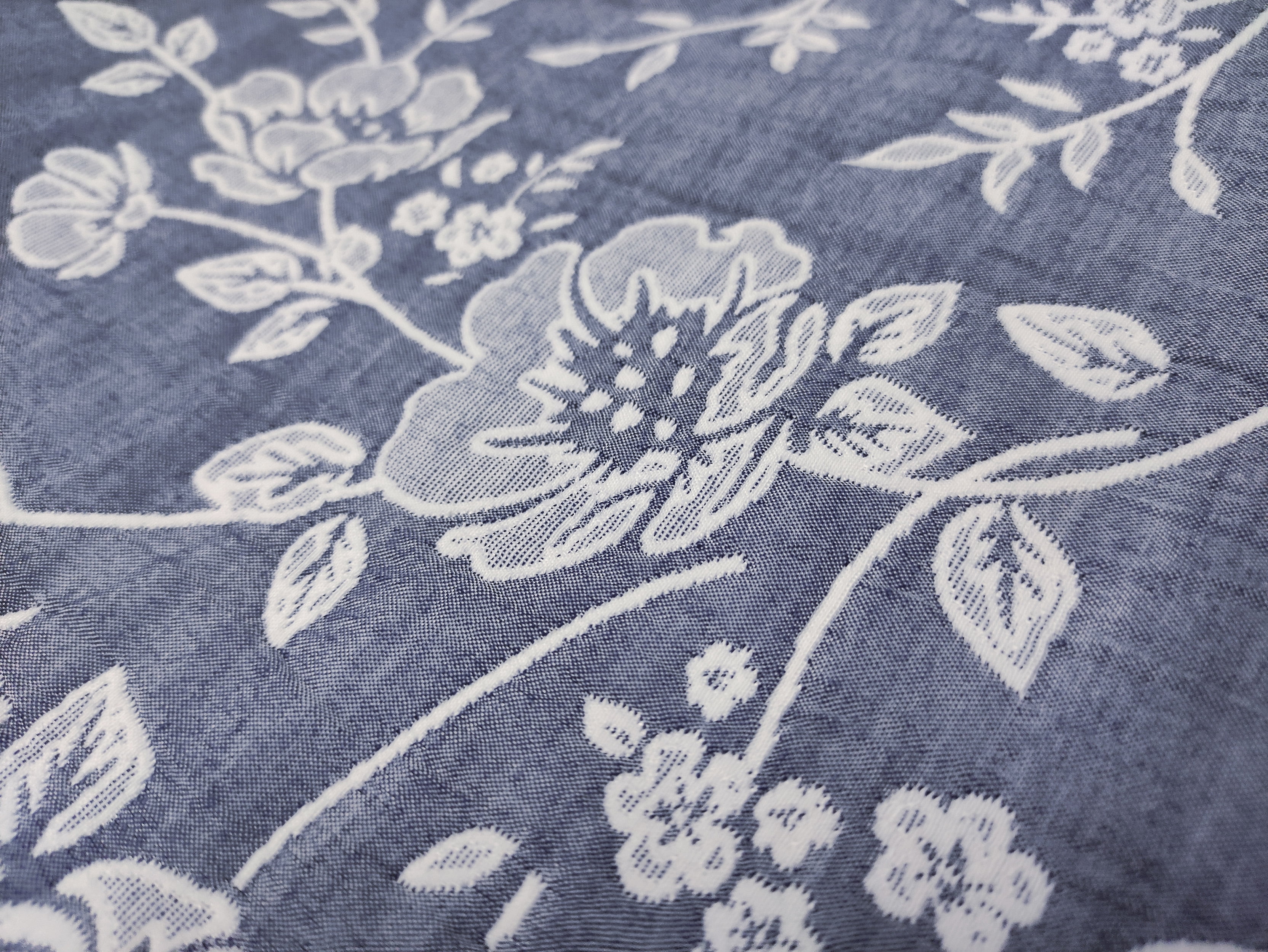 Marguerite Floral Navy 3-Piece Soft Matelasse Jacquard Cotton Blend Quilt Set - Full/Queen
