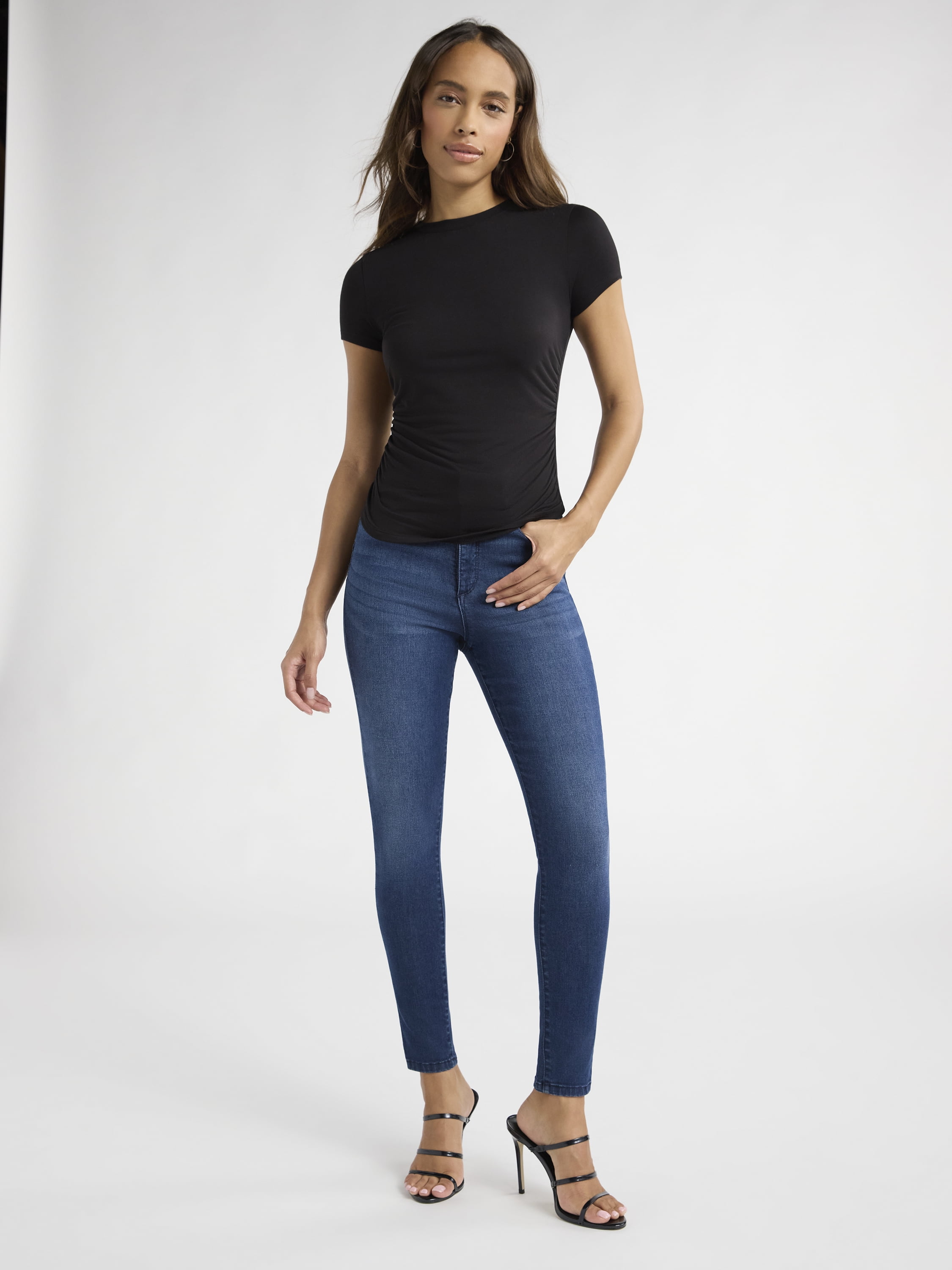 Sofia Jeans Women's and Women's Plus Ruched Side Tee with Short Sleeves, XS-4X