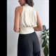 thumbnail image 4 of Blusas Plisadas Sin Mangas con Cuello en V para Mujer, Camisas Elegantes de Oficina. Albaricoque XS, 4 of 9