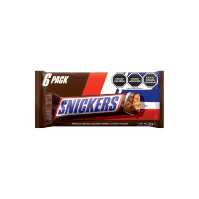 pack de 32 chocolate snickers tradicional 6/48gr Paquete de seis barras SNICKERS tradicional, vista frontal centrada de envoltura marrón con logo SNICKERS en azul y blanco y gráfico de barra cortada que muestra maní y caramelo; advertencias de exceso calórico/azúcares en la esquina superior derecha. Adecuado como snack para compartir.
